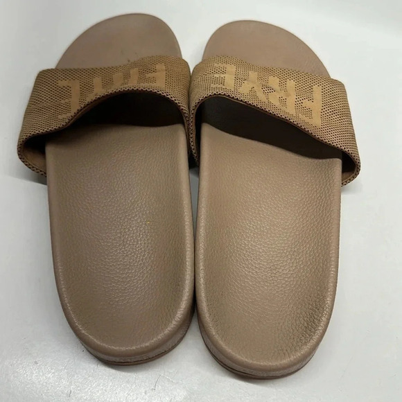 Frye Medallion Slides Slip On Sandals Flip Flops Shoes Logo Spellout Tan 8.5 - Picture 4 of 8